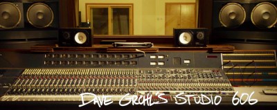 Sound City Frank Black, Lindsey Buckingham, Johnny Cash, Kurt Cobain, Rick Nielsen, Tom Petty, Trent Reznor, Rick Springfield, Corey Taylor, Lars Ulrich, Neil Young, Stevie Nicks, Barry Manilow